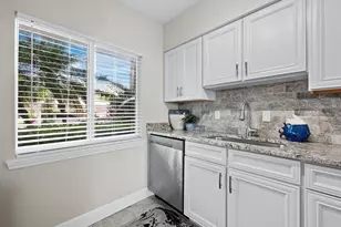 4825 Gulf of Mexico Dr, Longboat Key, FL 34228 - Photo 10