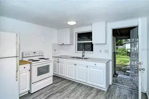 647 Church St, Nokomis, FL 34275 - Photo 4