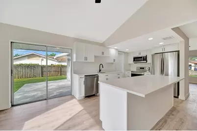 2420 16th Street W, Palmetto, FL 34221 - Photo 10