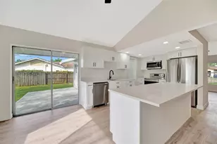 2420 16th St W, Palmetto, FL 34221 - Photo 10