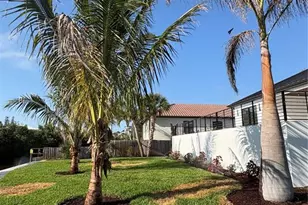 276 Island Cir, Sarasota, FL 34242 - Photo 34