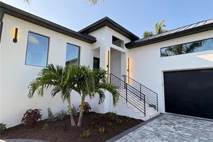 276 Island Cir, Sarasota, FL 34242 - Photo 2