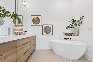 276 Island Cir, Sarasota, FL 34242 - Photo 22