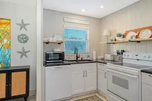 925 Beach Rd, Siesta Key, FL 34242 - Photo 10