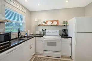 925 Beach Rd, Siesta Key, FL 34242 - Photo 8