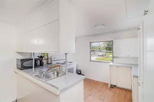 704 49th Ave W, Bradenton, FL 34207 - Photo 2