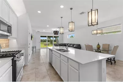 8121 Sternway Road, Sarasota, FL 34240 - Photo 12