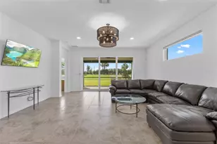 8121 Sternway Rd, Sarasota, FL 34240 - Photo 4