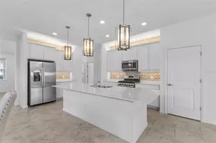 8121 Sternway Rd, Sarasota, FL 34240 - Photo 2