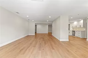 2833 Valley Forge St, Sarasota, FL 34231 - Photo 12