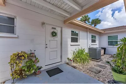 2905 51st Avenue W, Bradenton, FL 34207 - Photo 2