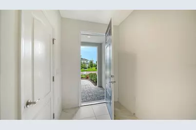 2357 Washington Palm Court, Bradenton, FL 34212 - Photo 4