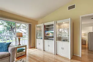 1041 Capri Isles Blvd, Venice, FL 34292 - Photo 12