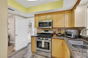 1884 Southpointe Dr, Sarasota, FL 34231 - Photo 18