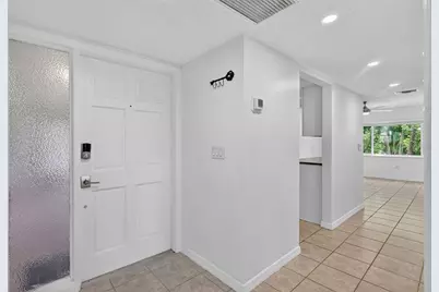 1884 Southpointe Drive, Sarasota, FL 34231 - Photo 46