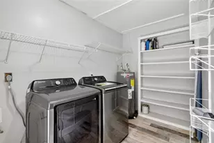 1884 Southpointe Dr, Sarasota, FL 34231 - Photo 30