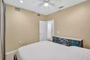 1884 Southpointe Dr, Sarasota, FL 34231 - Photo 40