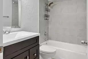 1884 Southpointe Dr, Sarasota, FL 34231 - Photo 68