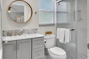 161 Vista Hermosa Cir, Sarasota, FL 34242 - Photo 22