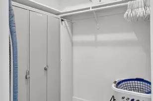 161 Vista Hermosa Cir, Sarasota, FL 34242 - Photo 24