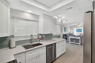 161 Vista Hermosa Cir, Sarasota, FL 34242 - Photo 10