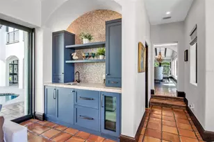 121 N Casey Key Rd, Osprey, FL 34229 - Photo 10