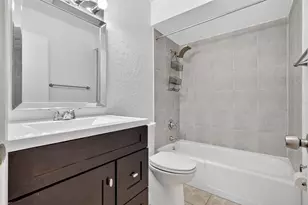 1884 Southpointe Dr, Sarasota, FL 34231 - Photo 68