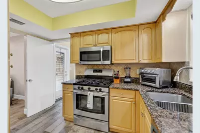 1884 Southpointe Drive, Sarasota, FL 34231 - Photo 18