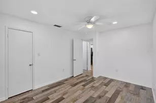 1884 Southpointe Dr, Sarasota, FL 34231 - Photo 66