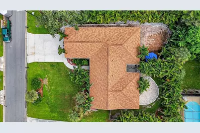 1884 Southpointe Drive, Sarasota, FL 34231 - Photo 2