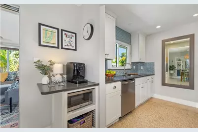 2609 Hibiscus Street, Sarasota, FL 34239 - Photo 16