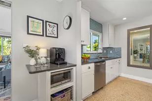 2609 Hibiscus St, Sarasota, FL 34239 - Photo 16