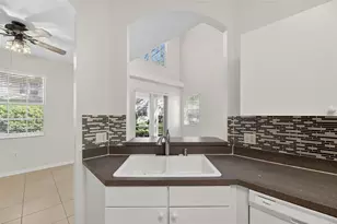 6418 Rosefinch Ct, Lakewood Ranch, FL 34202 - Photo 12