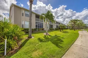 9590 High Gate Dr, Sarasota, FL 34238 - Photo 8