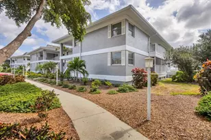 1153 Edgewater Cir, Bradenton, FL 34209 - Photo 2