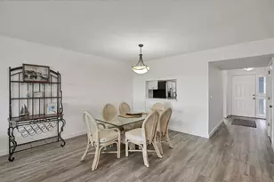 1153 Edgewater Cir, Bradenton, FL 34209 - Photo 12