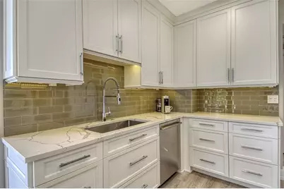 1211 Gulf Of Mexico Drive #108, Longboat Key, FL 34228 - Photo 16