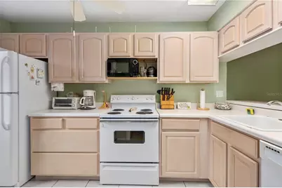 1720 Glenhouse Drive #330, Sarasota, FL 34231 - Photo 12