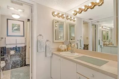 450 Gulf Of Mexico Drive #B207, Longboat Key, FL 34228 - Photo 16