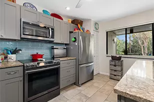 1512 Pelican Cove Rd, Sarasota, FL 34231 - Photo 10