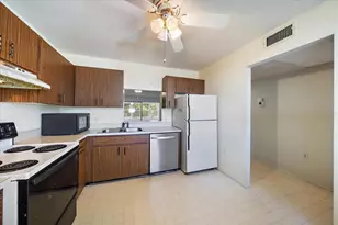 182 Pineneedle Dr, Bradenton, FL 34210 - Photo 18