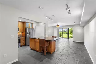 1526 Pelican Point Dr, Sarasota, FL 34231 - Photo 6