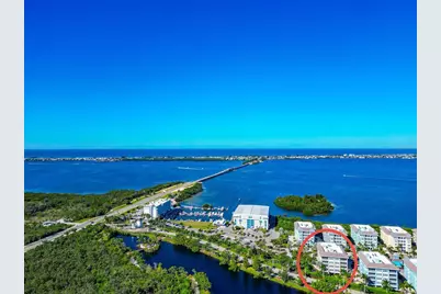 395 Aruba Circle #203, Bradenton, FL 34209 - Photo 2