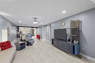 1627 Boathouse Cir, Sarasota, FL 34231 - Photo 10