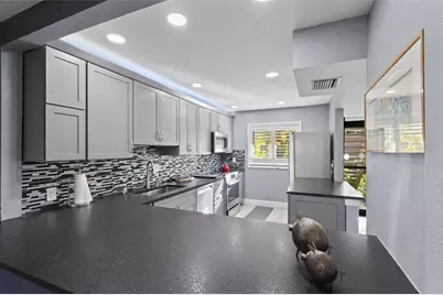 1627 Boathouse Circle #127, Sarasota, FL 34231 - Photo 4