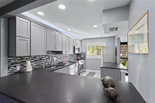 1627 Boathouse Cir, Sarasota, FL 34231 - Photo 4