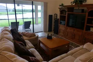 629 Rosemary Cir, Bradenton, FL 34212 - Photo 4