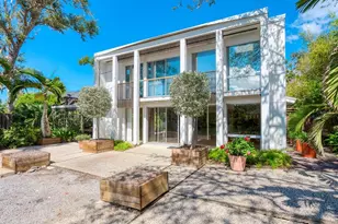 3721 Flamingo Ave, Sarasota, FL 34242 - Photo 2