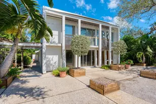 3721 Flamingo Ave, Sarasota, FL 34242 - Photo 10