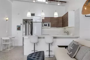 1129 Seaside Dr, Sarasota, FL 34242 - Photo 8